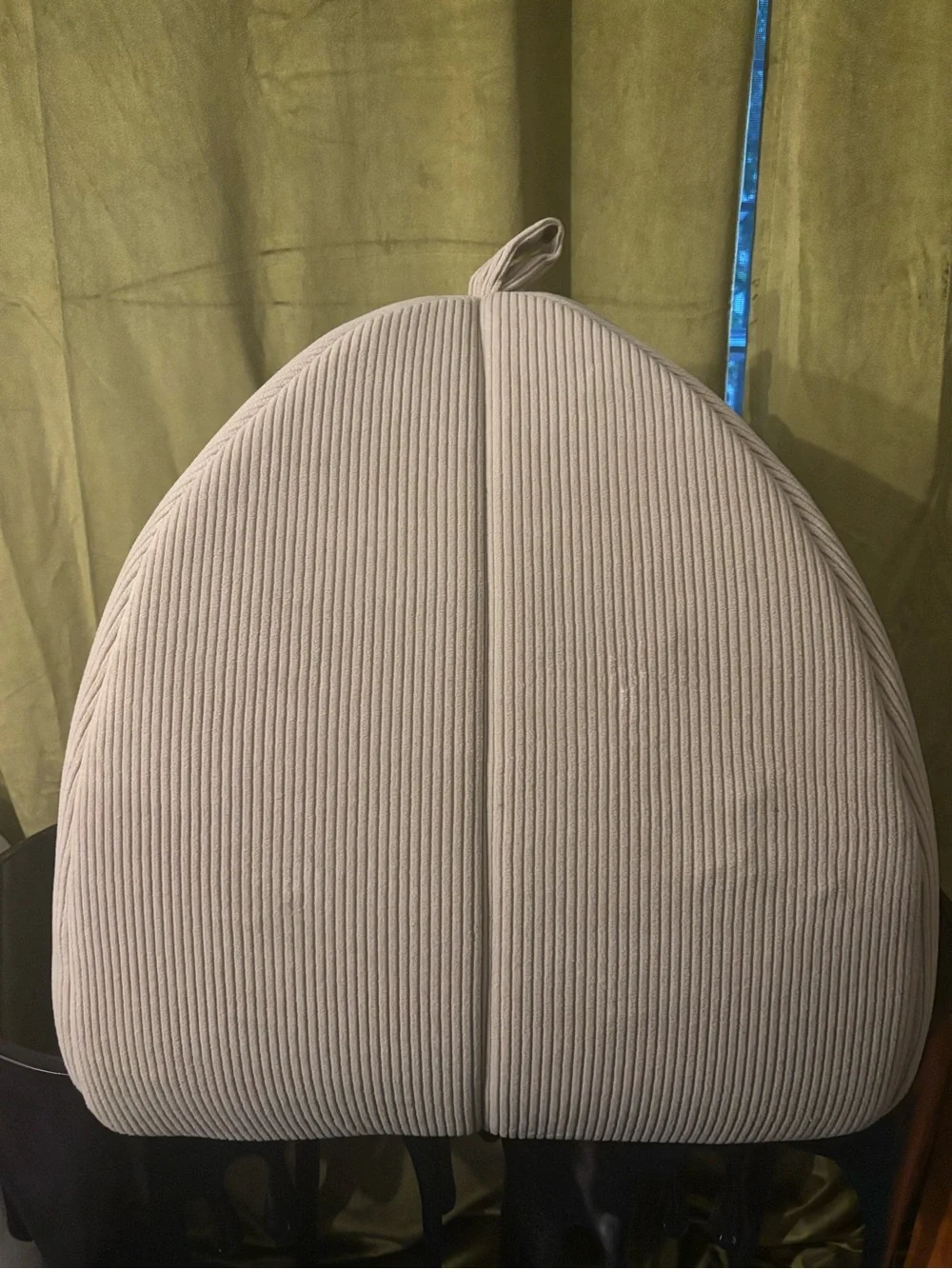 Cozy Pet Cave Bed : Used
